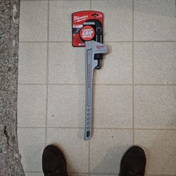 Milwaukee 24in Aluminum Pipe Wrench