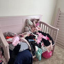 Convertible 4-in-1 Toddler Bed/crib 