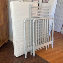 Crib And Mattress For Sale. Like New