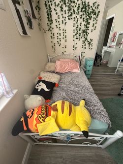 Twin size bed