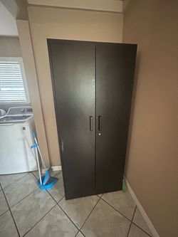 Metal storage cabinet