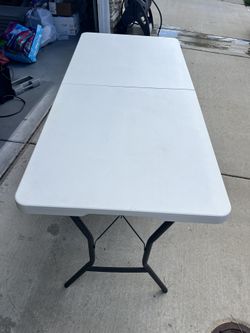 5 Foot Folding Table 