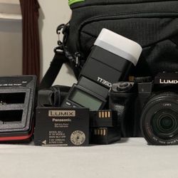 PANASONIC LUMIX G7 4/3 Mirrorless Camera With EXTRAS