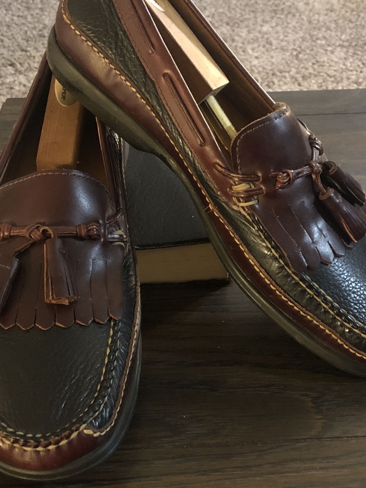 JOHNSTON & MURPHY MENS Leather Tassel Loafer Size 11M