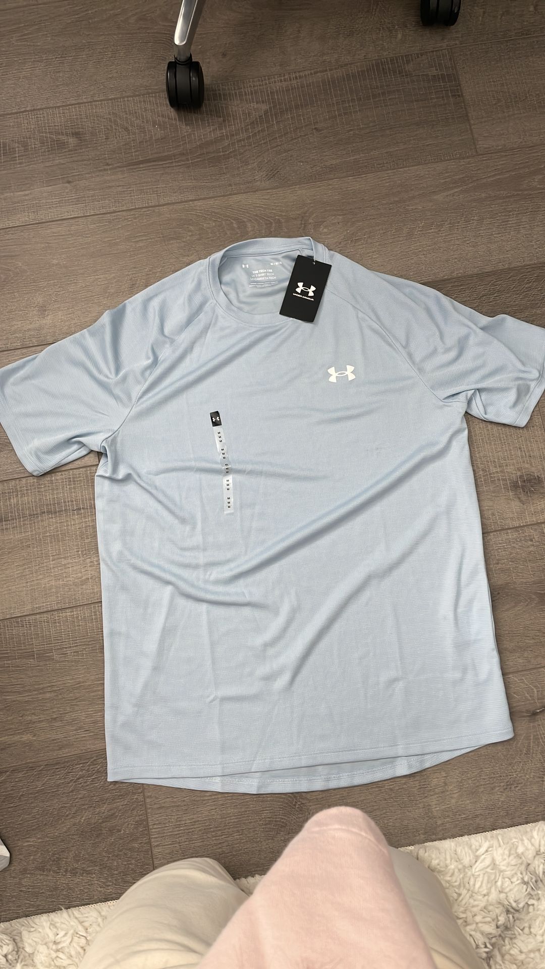 Medium under armor light blue tee dry fit shirt