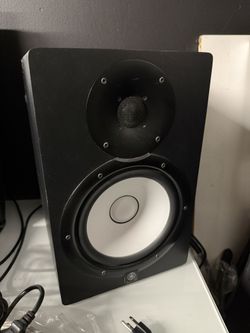 Yamaha HS8 8-Inch Powered Studio Monitor Pair - Black