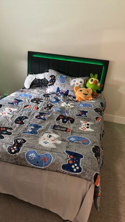 Black Full light up bed with like new mattresses
