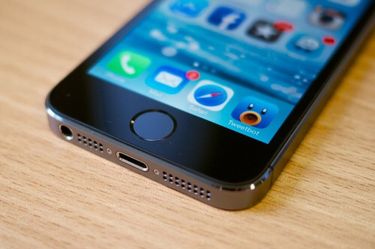 iPhone 5s Black, 32 gig. unlocked for any