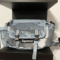Supreme waistbag 