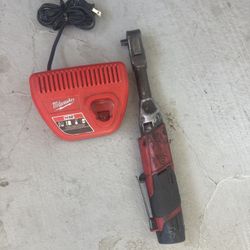 Milwaukee M12 3/8” Cordless Ratchet Kit – Includes Battery & Charger