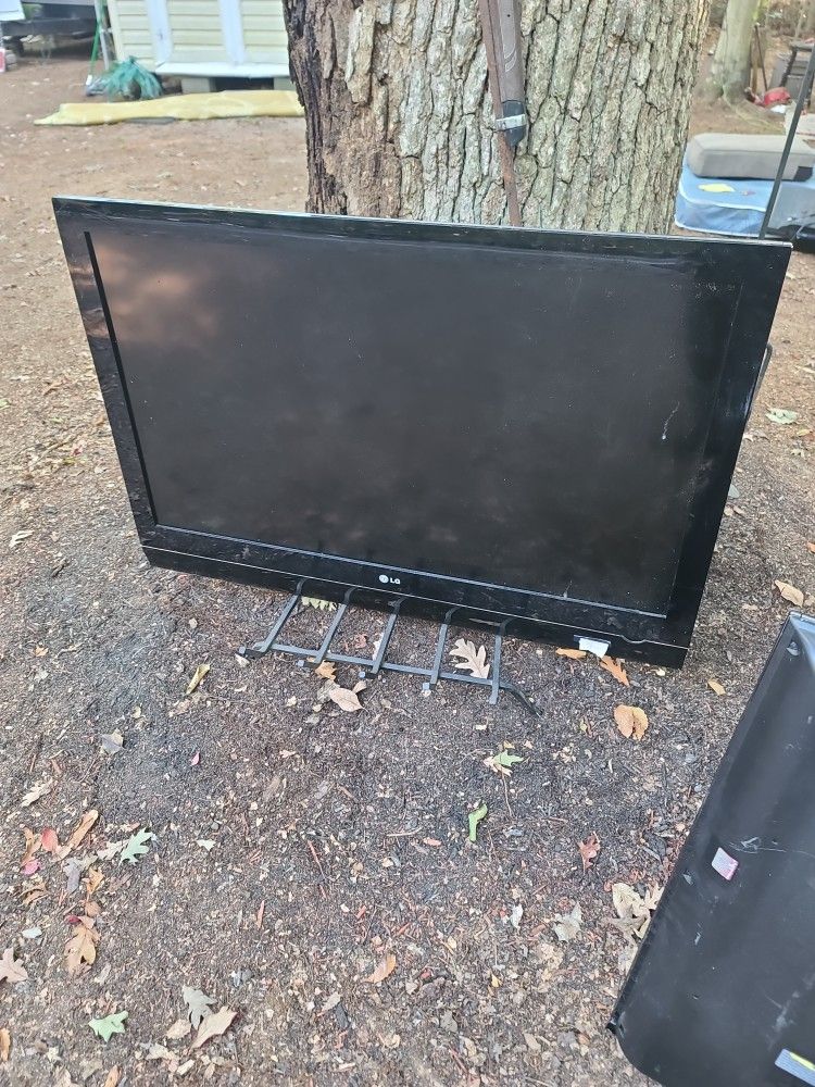 42 inch LG TV.