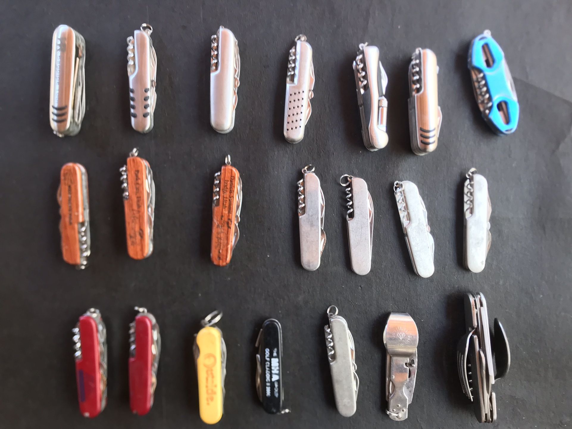 Lot of 21 Multi-purpose Tools