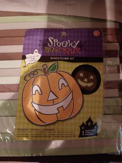 3/$10 🌟 NEW Orange Pumpkin Glow In The Dark Suncatcher Kit