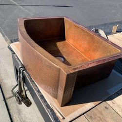 Premium Hand-Hammered Copper Farmhouse Sink – $1,195 (OBO) | Pickup in Clovis