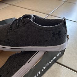 Armory Tennis New!!!!size 9