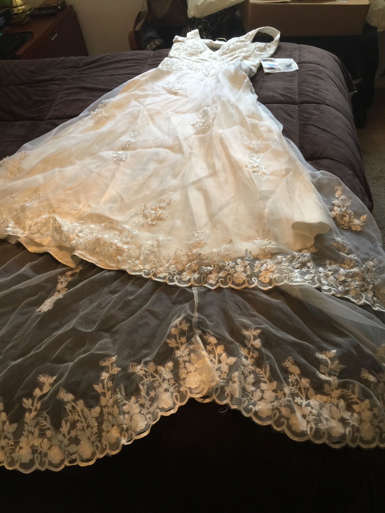 Brand New Wedding Dress A Line, Size 12, Ivory .
