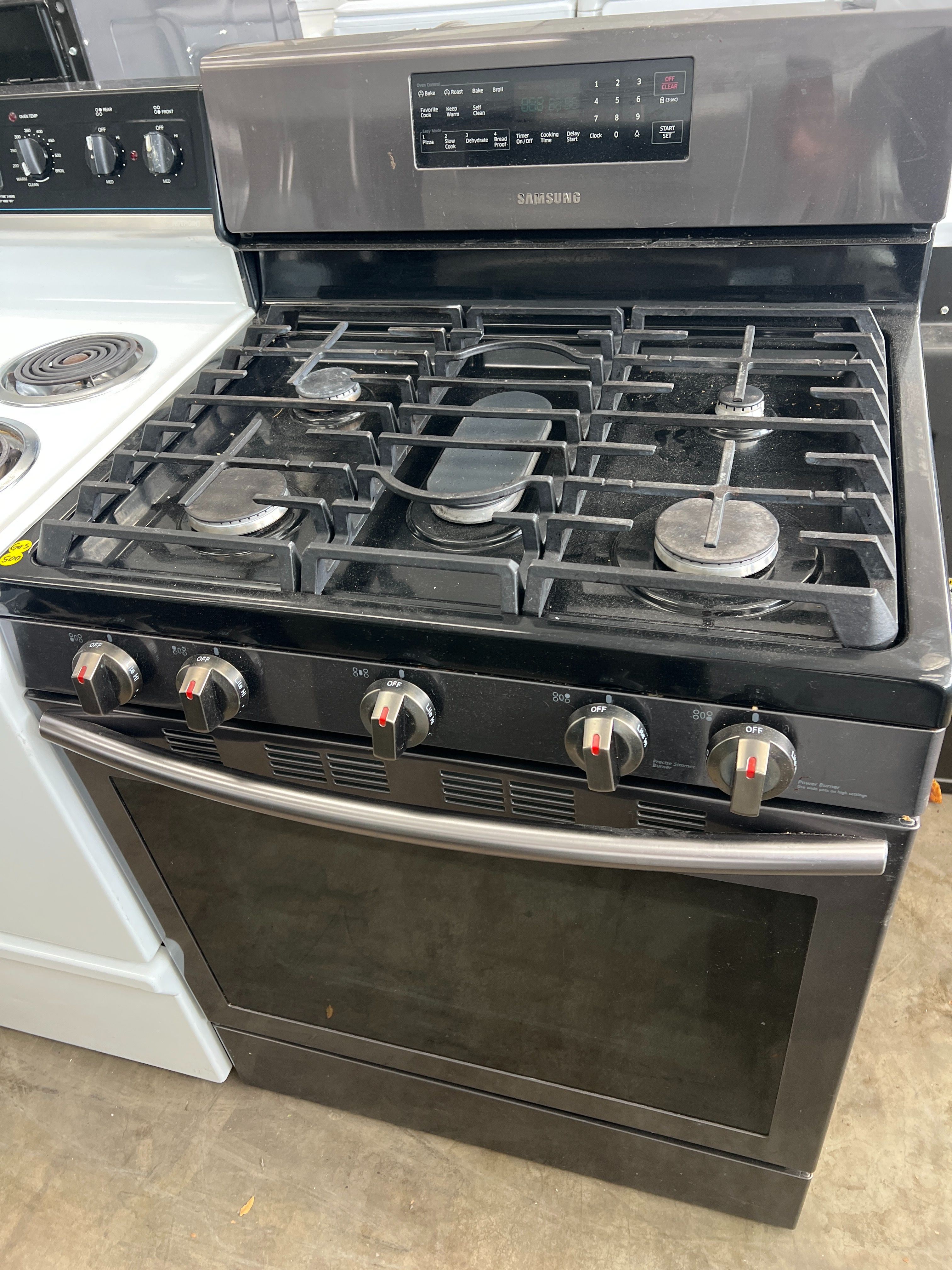 SAMSUNG BLACK STAINLESS STEEL GAS STOVE