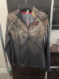 Women's Under Armour zip pullover