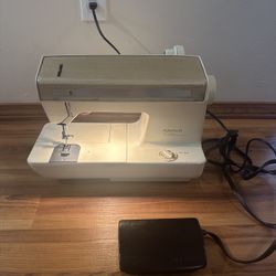 Singer Futura all 920 Sewing Machine 
