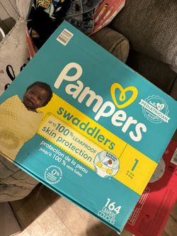 Pampers Swaddles Size 1, 164 Count.
