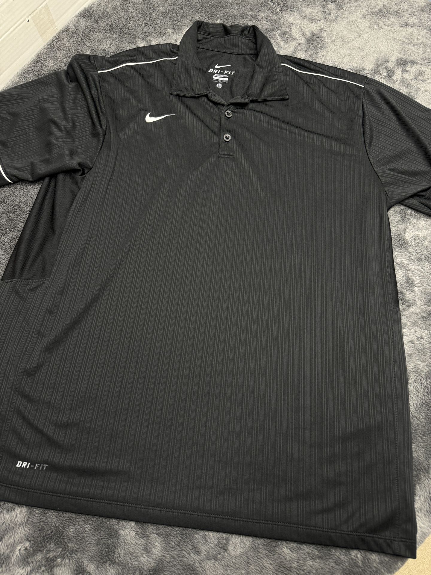 Nike Dri Fit Men’s Large Black Polo in good shape!