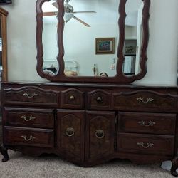 dresser with mirror 