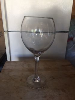 Large wine glass for decoration