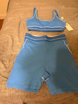 Alo Yoga Sports Bra and Bike Shorts Set