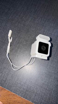 WYZE V3 CAMERA WITH ACCESSORY FLOODLIGHT