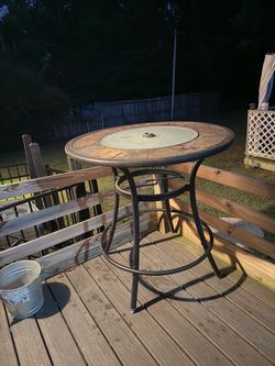 Outdoor round table
