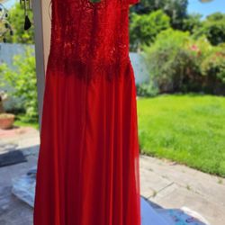 Beautiful Prom Long Length Dress, Red Lace Eyelet, Size 6, Long Lengtj, 