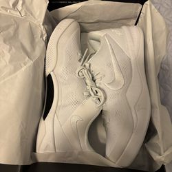 Kobe 8 halo size 8.5  DS