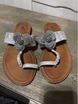 Women’s sandals