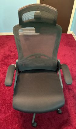 New mesh back office chair with lumbar support