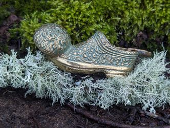 Vintage solid Brass bronze ashtray cigarette holder Dutch shoe