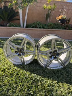 4 Rims + 2tires Corvette Set 2023 