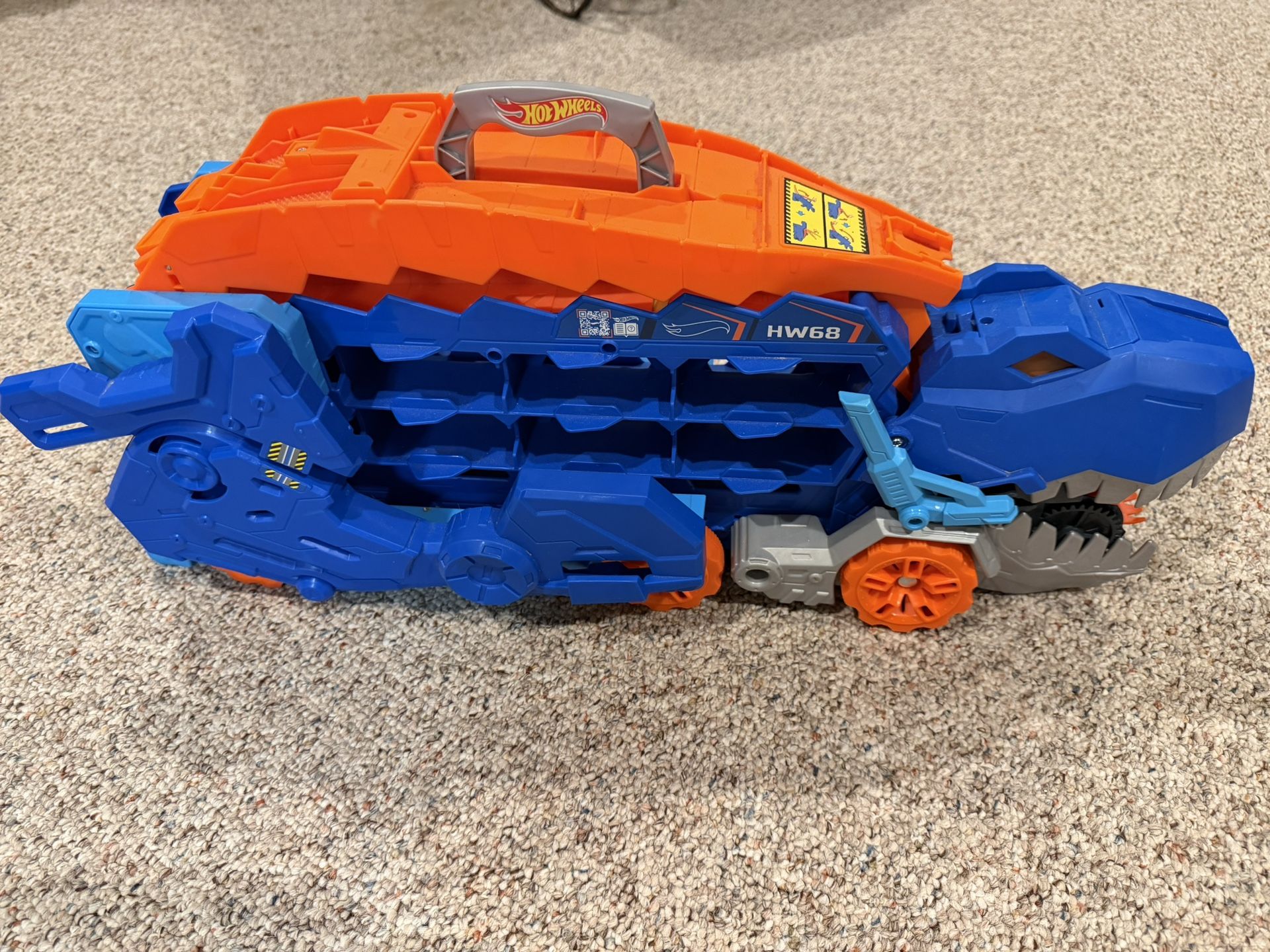 Hot Wheels Car Carrier Dinosaur