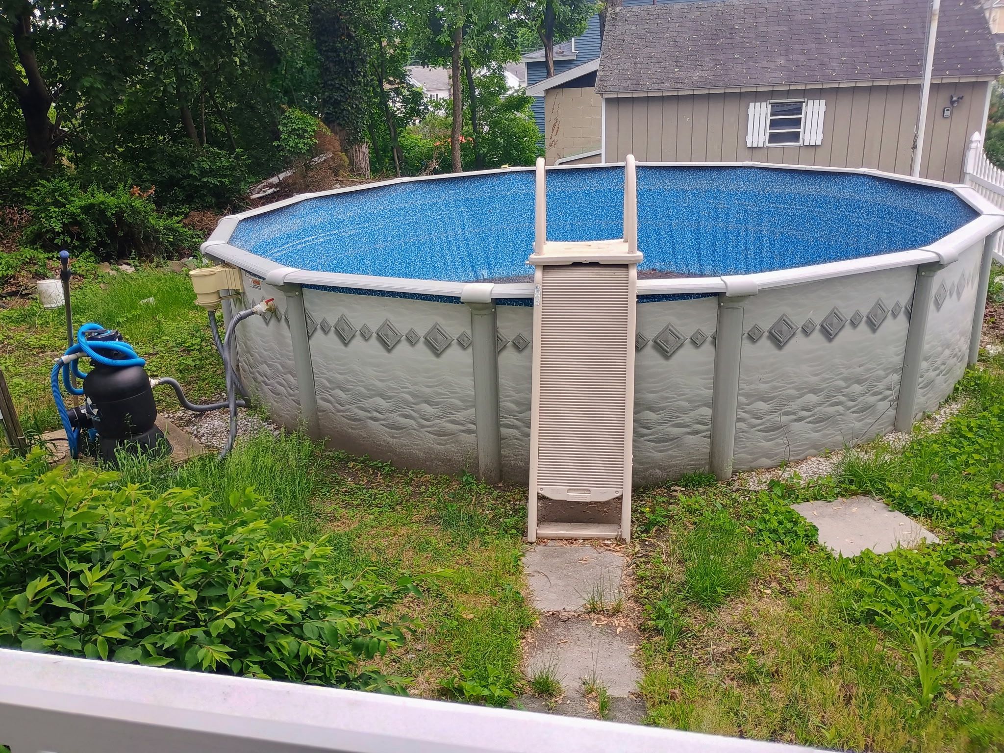 above ground pool