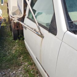 Gm OSB PASSENGER DOOR(MIRROR NOT INCLUDED)