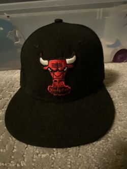 Fitted Bulls Hat