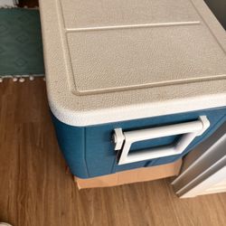 Coleman 48 QT Chiller Cooler – Excellent Condition