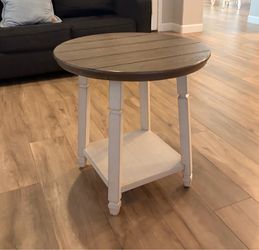 Round Accent / End Tables (Pair)