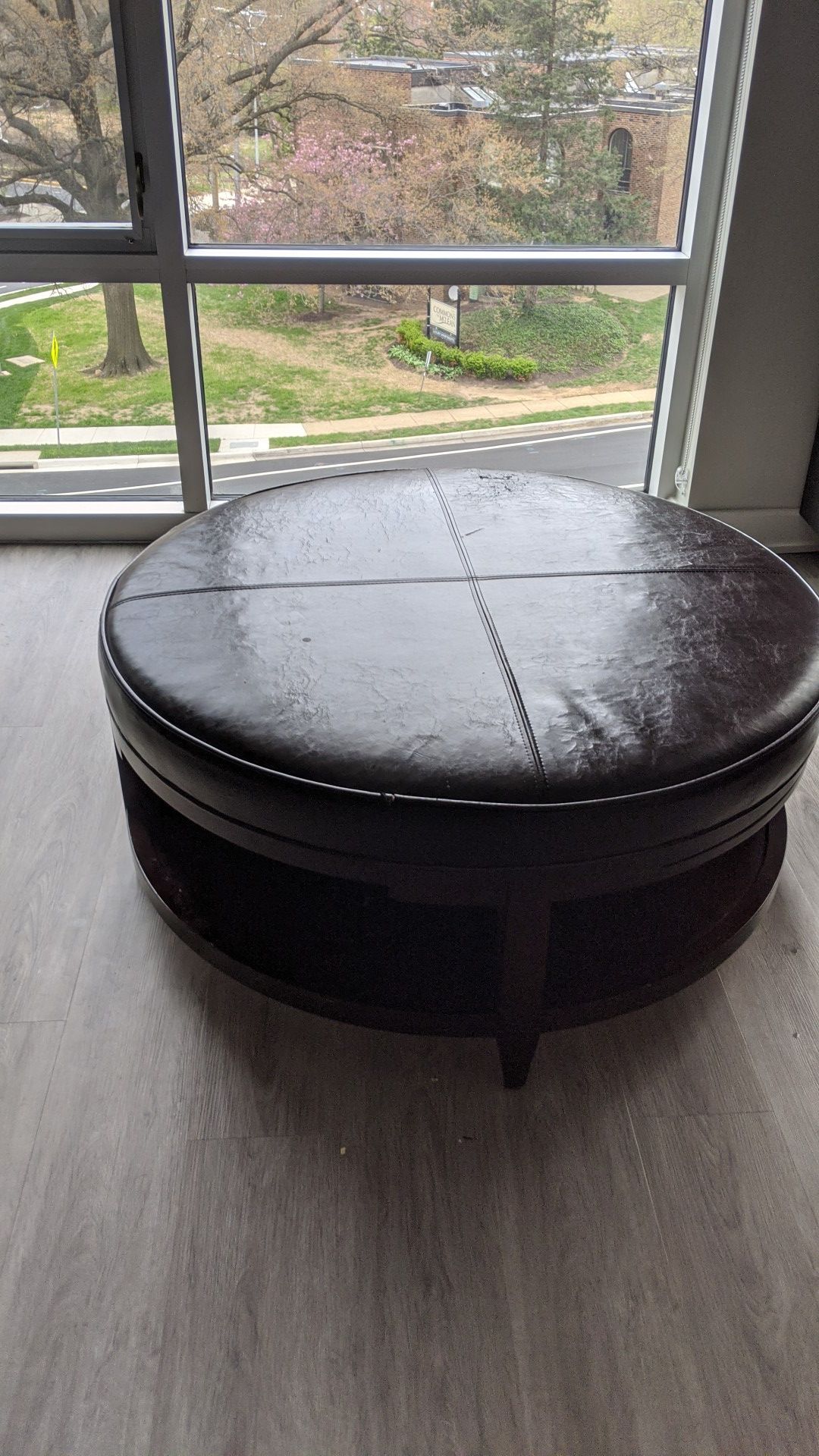 Brown round Coffee table 40 x 40 x 18 in