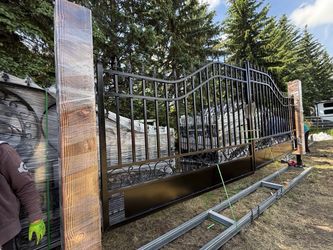 20FT Double Swing Driveway Gate – Heavy Duty Iron & Wood