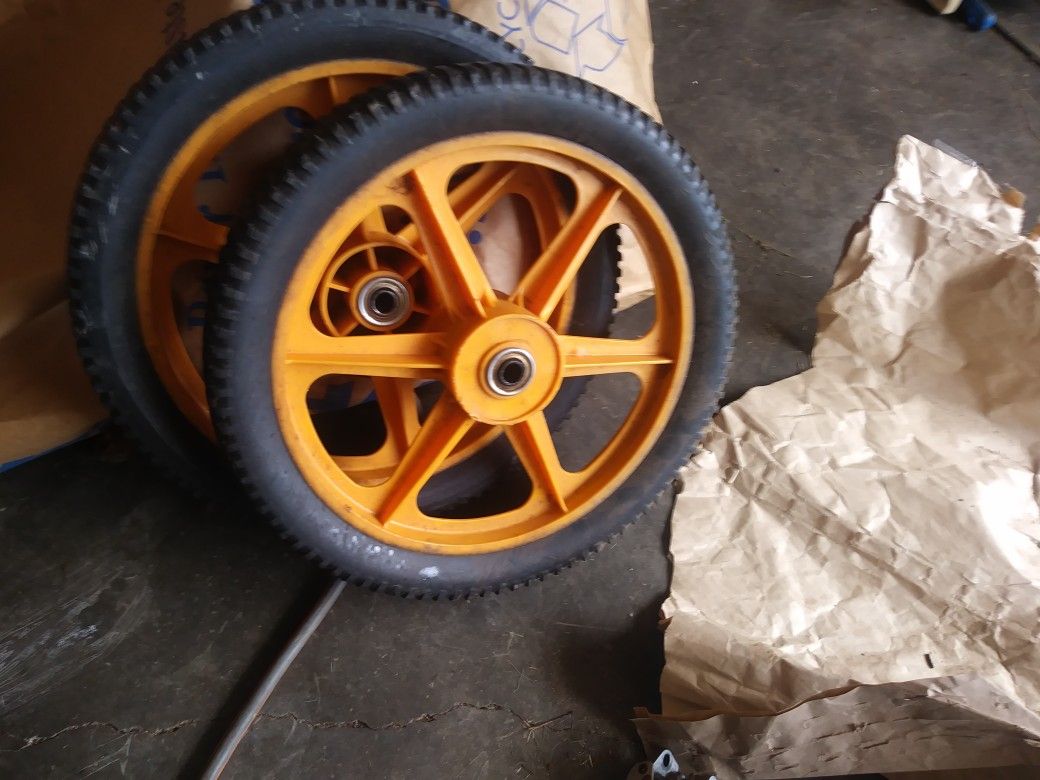 John Deere mower bag & rear wheels for lawn mower