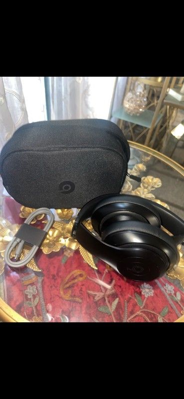 Beats Studio Pro (Latest Version)