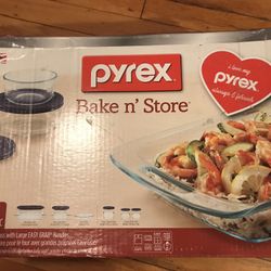 Pyrex Bake N Store