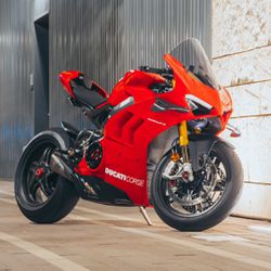 2020 Ducati V4S