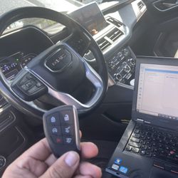 Car Keys N Remotes / Llaves De Carro 