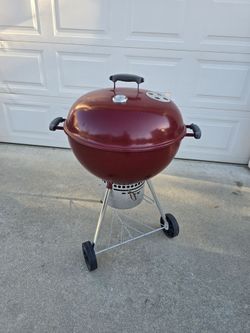 22” Weber Premium Kettle Grill (Rare Crimson Red) – Great Condition